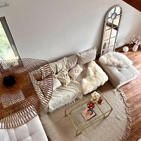 Bali Stylische Mit Terrasse Lejlighed Schönefeld