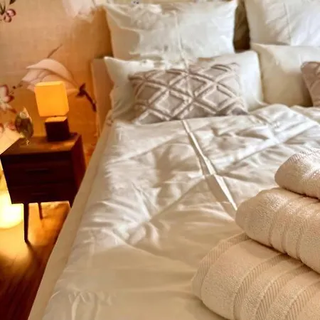 Bali Stylische Mit Terrasse * Schönefeld