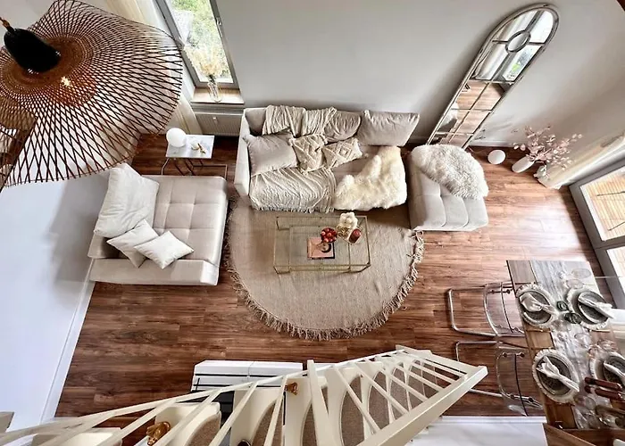 Bali Stylische Mit Terrasse 아파트