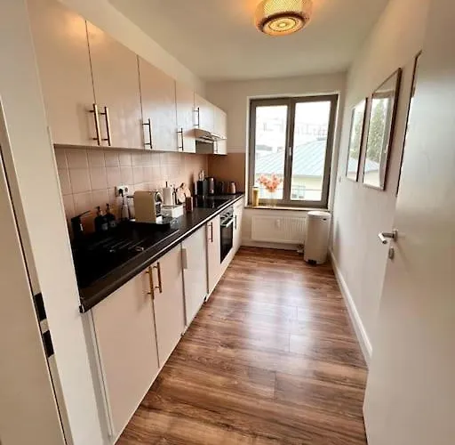 Bali Stylische Mit Terrasse 아파트 *