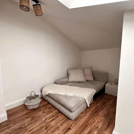 Apartment Bali Stylische Mit Terrasse Schönefeld